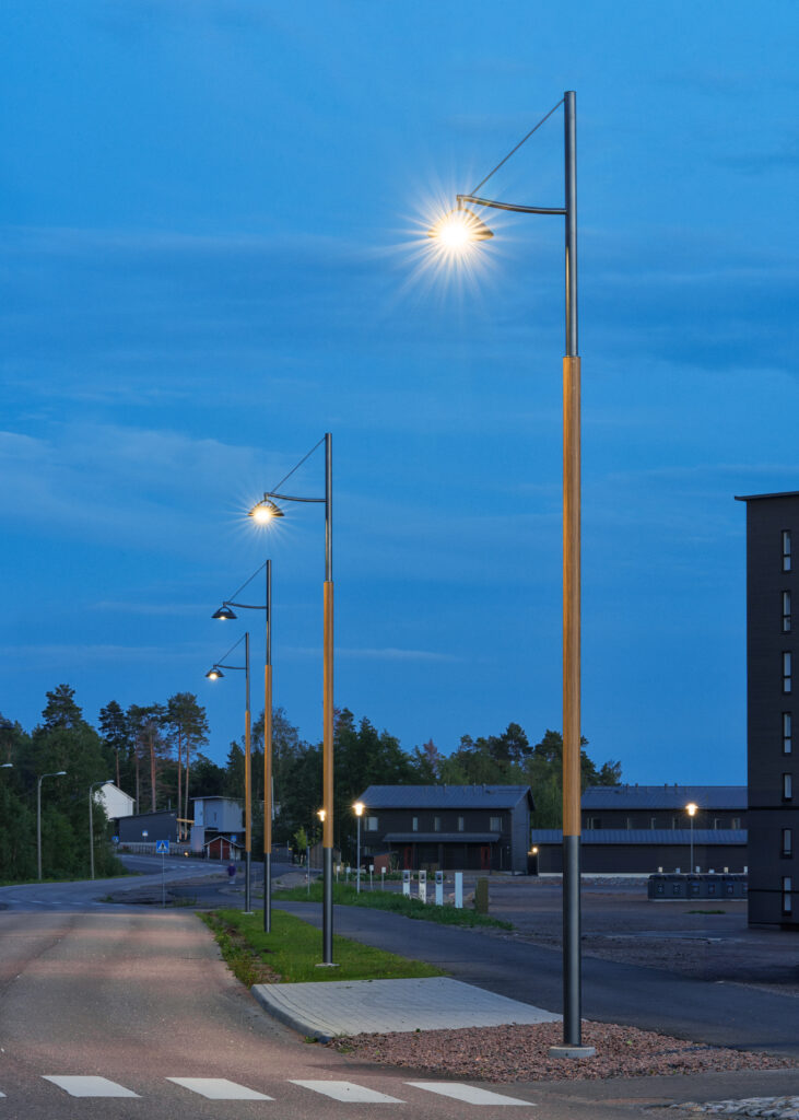 Blurred ELEMENT istuu ympäristöönsä